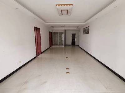 3室2廳1陽(yáng)臺(tái) 金泰國(guó)際一期客廳