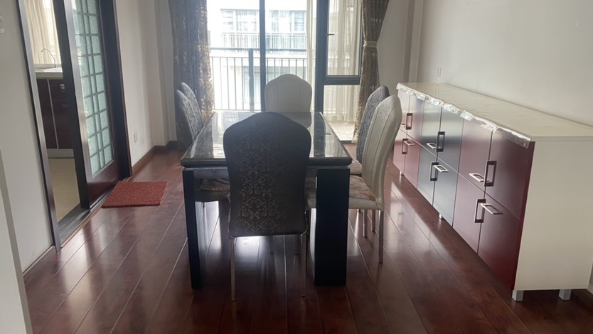 6室3廳3陽(yáng)臺(tái) 金江小區(qū)旭苑餐廳
