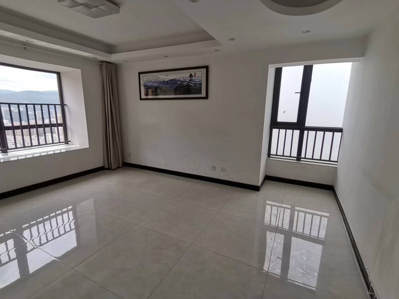 3室2廳1陽(yáng)臺(tái) 金泰國(guó)際一期臥室