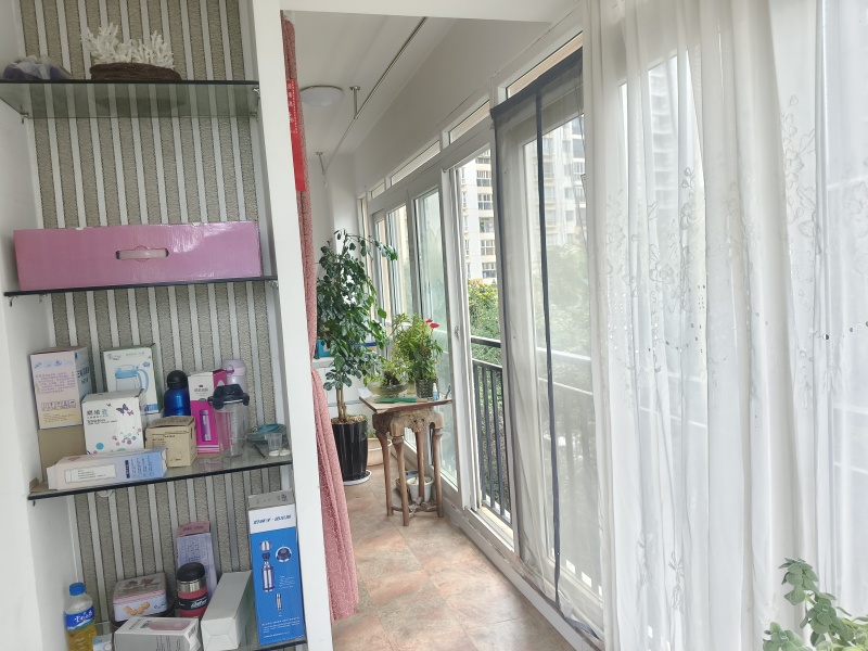 3室2廳2陽臺 東驤神駿一期陽臺