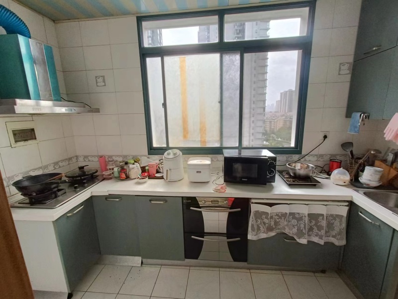 4室2廳4陽臺 金桂苑廚房