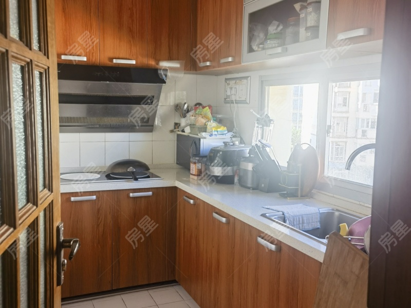 5室2廳3陽(yáng)臺(tái) 西麗園廚房