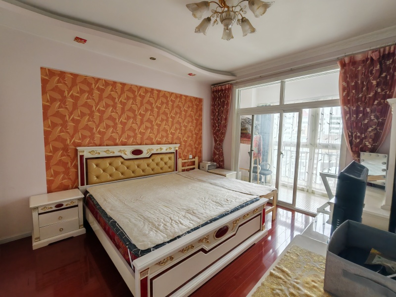 3室2廳1陽臺 中央麗城臥室