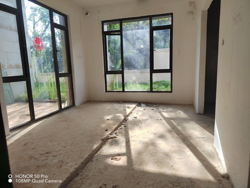 5室2廳2陽臺 昆明恒大云璽別墅餐廳