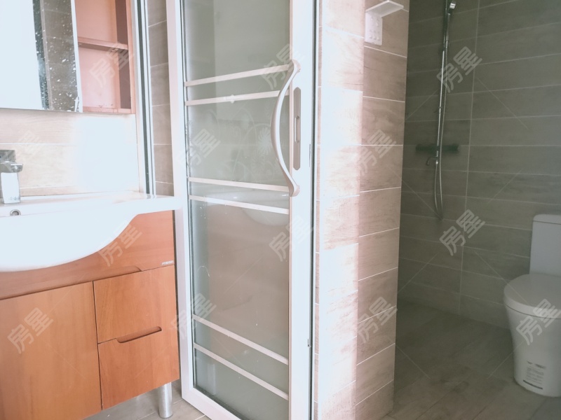 3室2廳1陽臺(tái) 萬宏國際三期衛(wèi)生間