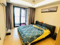 3室2廳1陽臺 濱江俊園香儂組團客廳