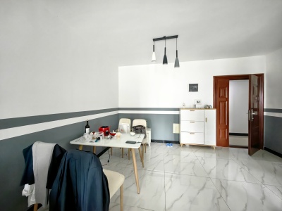 2室2廳2陽(yáng)臺(tái) 紅星國(guó)際晶品