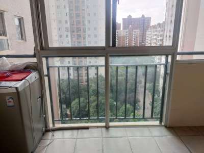 3室2廳2陽(yáng)臺(tái) 東泰花園一區(qū)