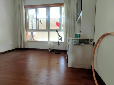 4室2廳2陽臺(tái) 北京路花苑