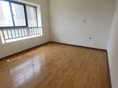 3室2廳1陽臺 溪畔麗景