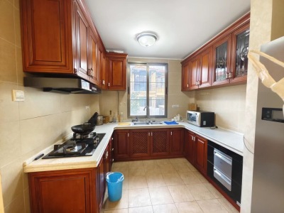 5室2廳2陽臺 滇池衛(wèi)城滟瀾灣