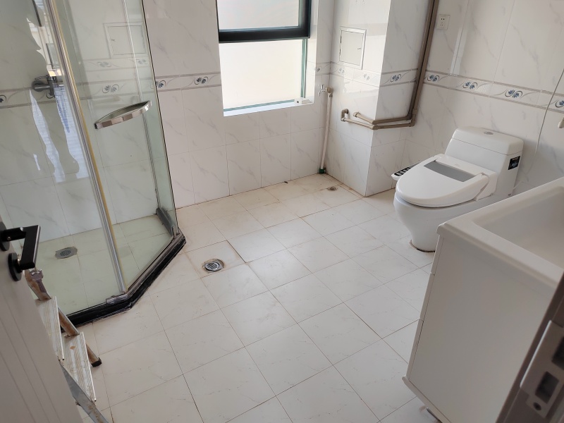 3室2廳2陽(yáng)臺(tái) 滇池森林別墅衛(wèi)生間