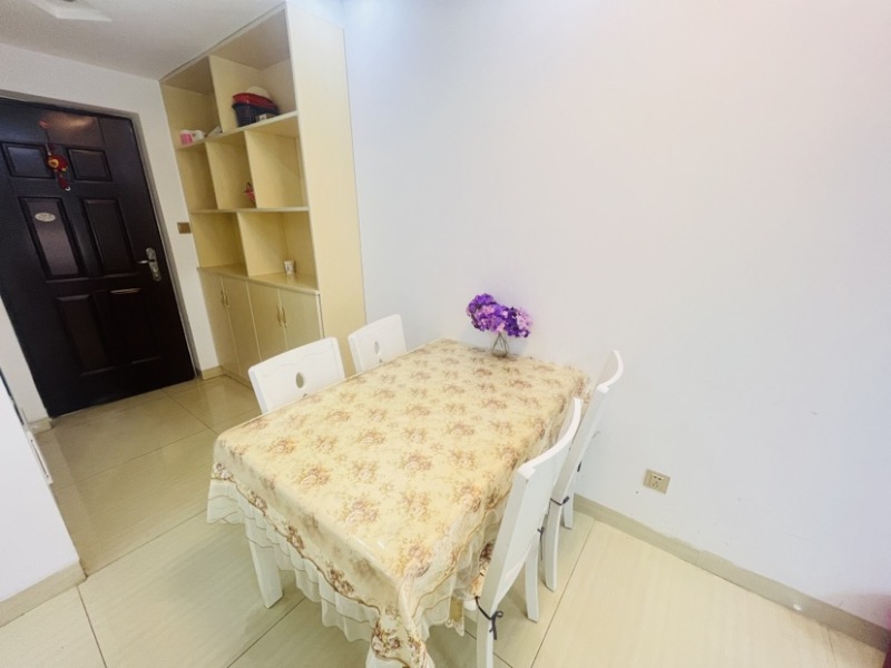 3室2廳1陽(yáng)臺(tái) 龍湖水晶酈城餐廳