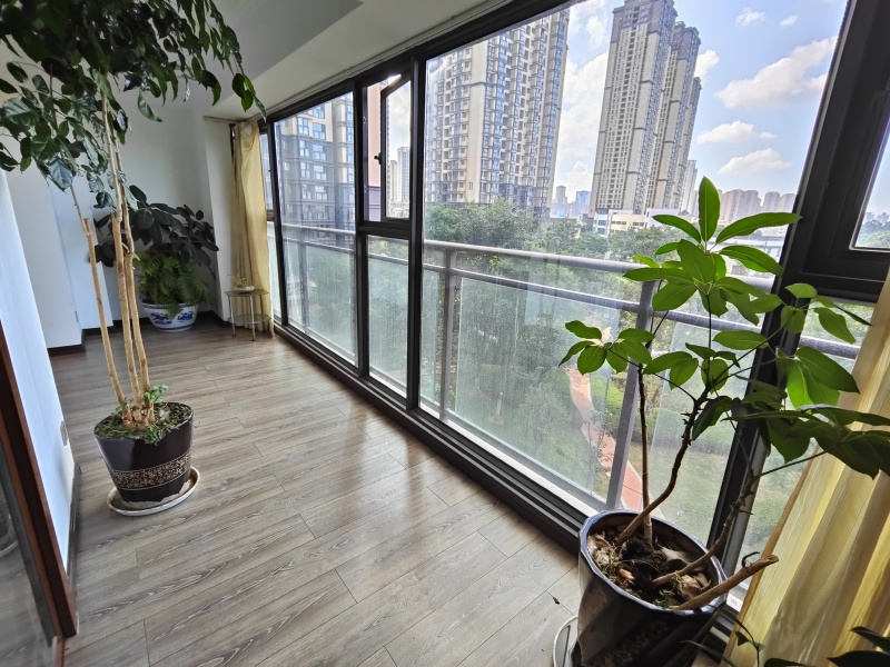 4室2廳 俊發(fā)盛唐城未央郡（二期）陽臺