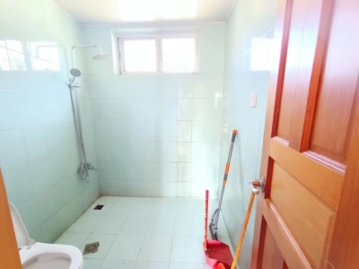 3室2廳1陽(yáng)臺(tái) 怡康溫泉新村A區(qū)