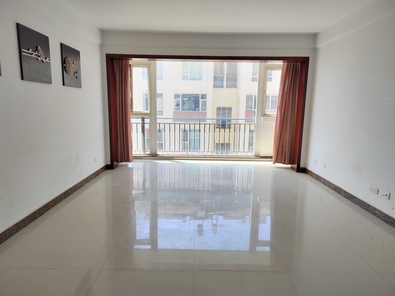 7室3廳2陽臺 夏意雅園別墅客廳