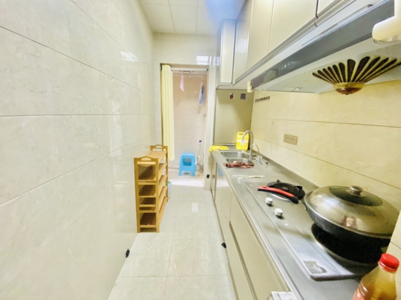 3室2廳1陽臺(tái) 萬宏國際三期客廳