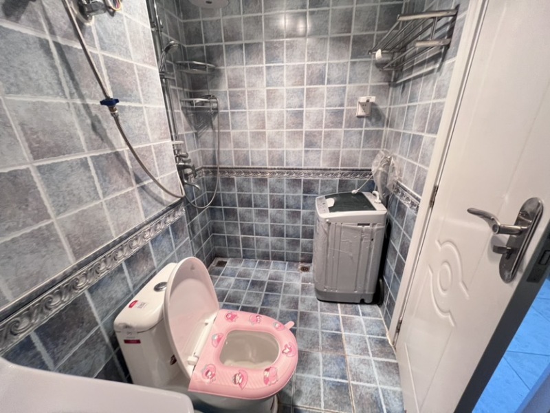 1室1廳1陽臺 廣福小區(qū)一期商業(yè)中心公寓衛(wèi)生間