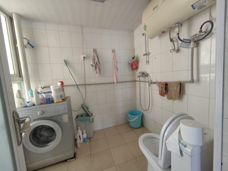 2室2廳1陽臺 東驤神駿一期衛(wèi)生間