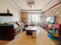 4室2廳1陽臺(tái) 同德昆明廣場(chǎng)A區(qū)客廳