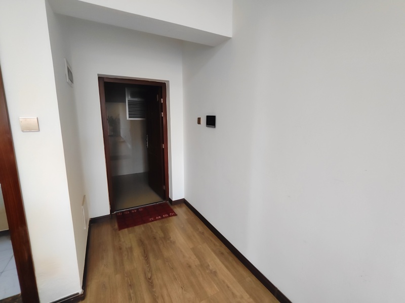 4室2廳 俊發(fā)盛唐城未央郡（二期）門廳