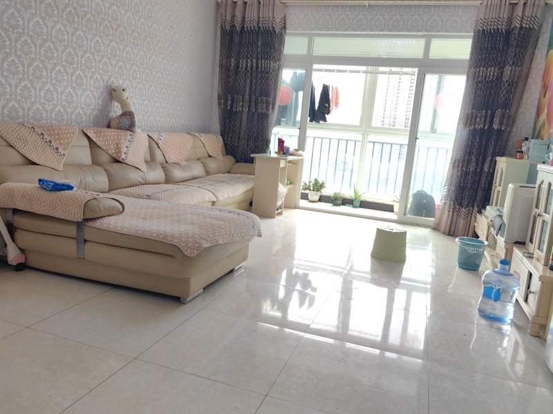 2室2廳1陽臺 東驤神駿一期客廳