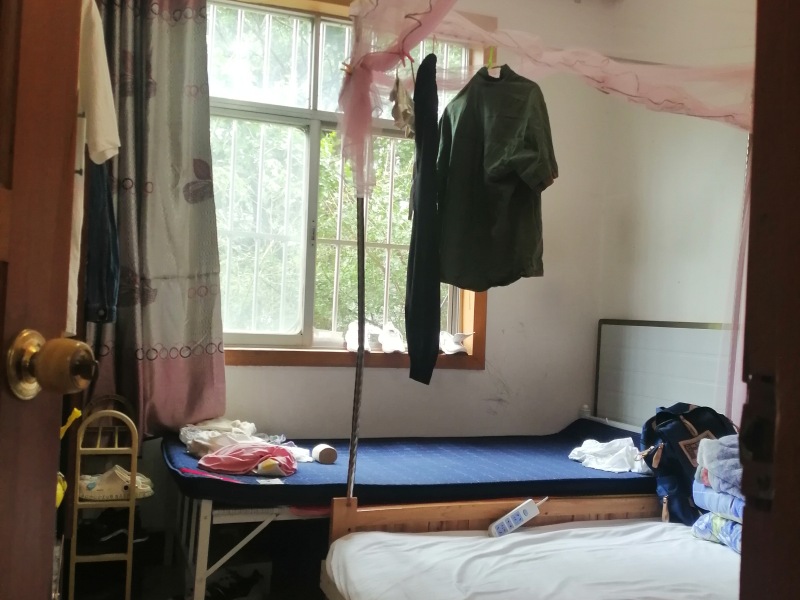 王旗营小区卧室