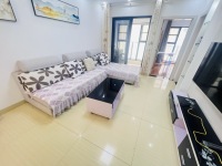 3室2廳1陽(yáng)臺(tái) 龍湖水晶酈城客廳