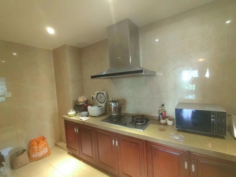 4室2廳2陽(yáng)臺(tái) 金域緹香廚房