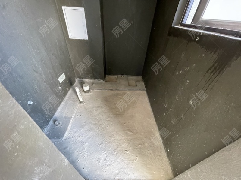 4室3廳4陽臺 美的順城府別墅衛(wèi)生間