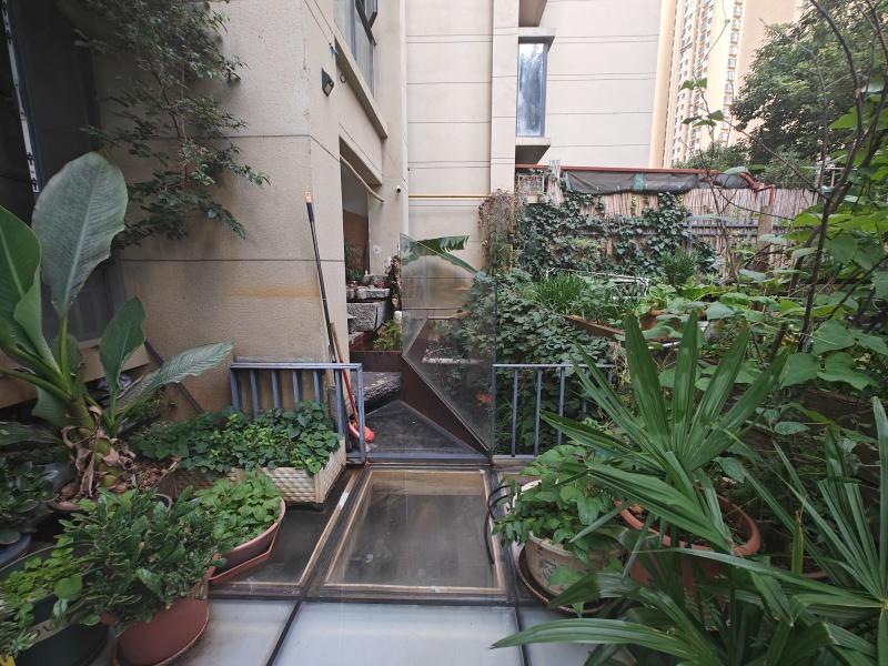 龙湖水晶郦城自家花园