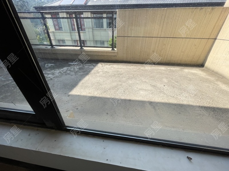 4室3廳4陽臺 美的順城府別墅陽臺