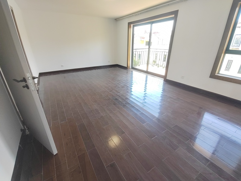 3室2廳2陽(yáng)臺(tái) 滇池森林別墅臥室