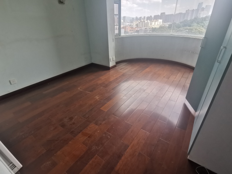 3室2廳1陽(yáng)臺(tái) 翠湖俊園臥室