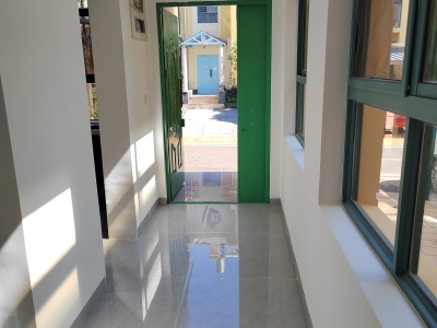 3室2廳2陽(yáng)臺(tái) 滇池森林別墅門(mén)廳