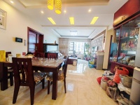 4室2廳1陽臺(tái) 同德昆明廣場(chǎng)A區(qū)客廳