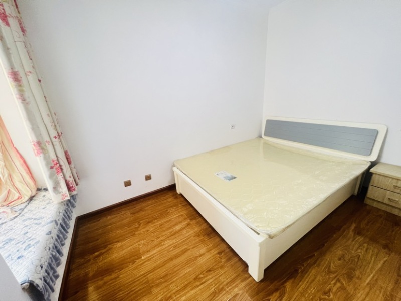 3室2廳1陽(yáng)臺(tái) 龍湖水晶酈城臥室