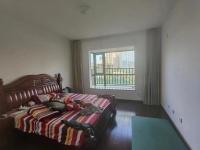 4室2廳2陽(yáng)臺(tái) 金域緹香臥室