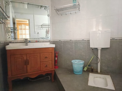 2室2廳1陽臺 梁源小區(qū)