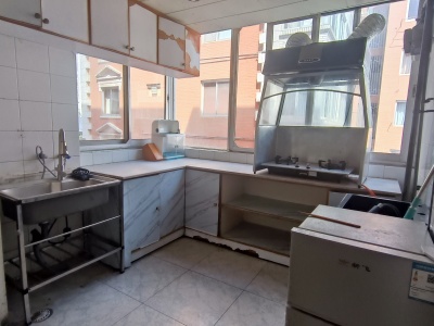 2室1廳1陽臺(tái) 人民中路89號(hào)