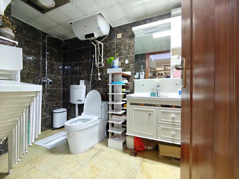 4室2廳2陽臺 瑞鼎城一期衛(wèi)生間