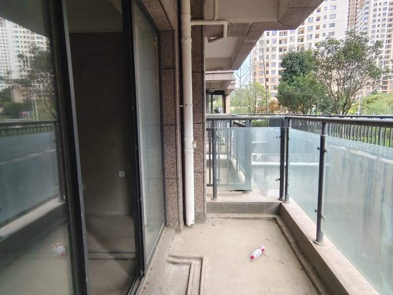 中建龙熙壹号一期阳台