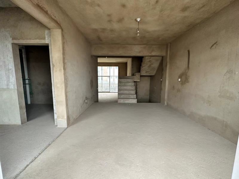 5室3廳3陽臺 清水木華別墅客廳