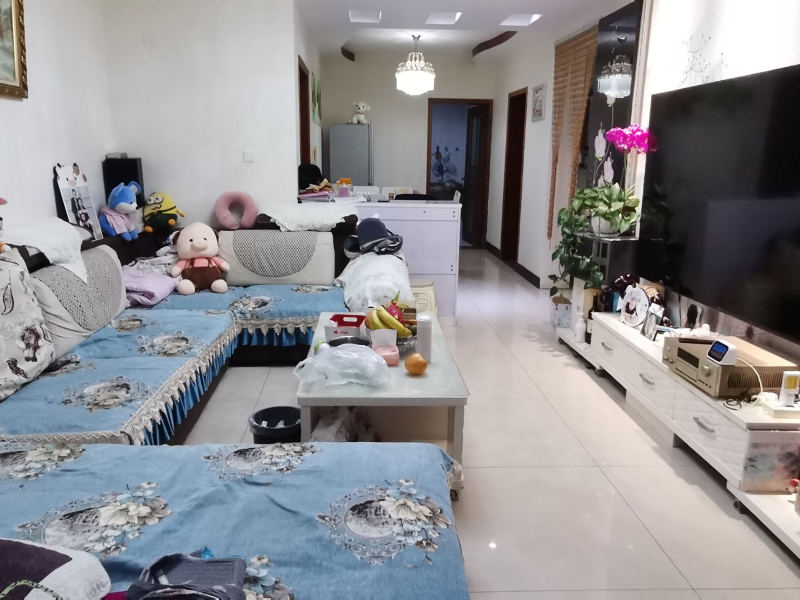 2室2廳1陽臺 時代年華錦華苑客廳