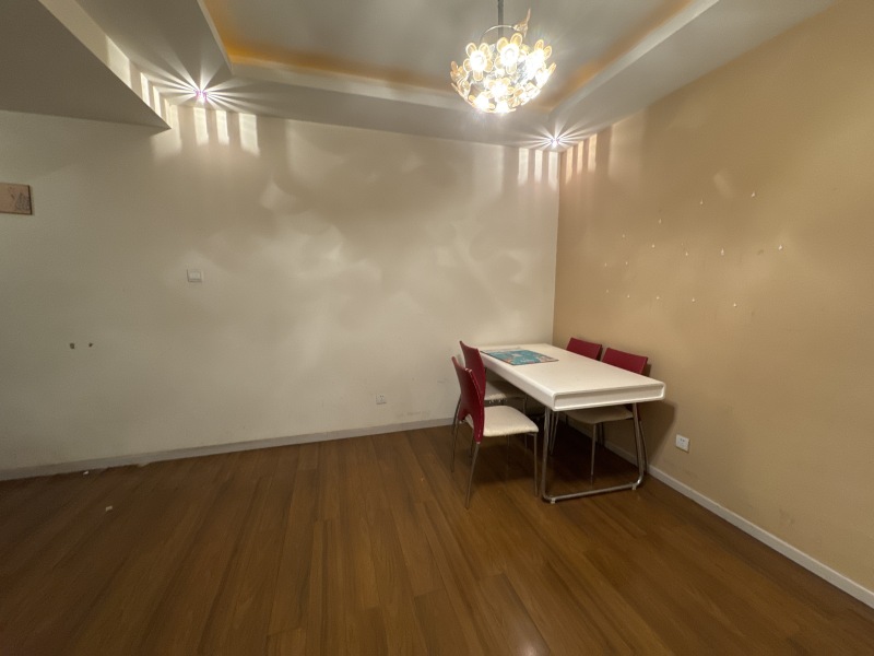 2室2廳2陽臺(tái) 實(shí)力郡城餐廳