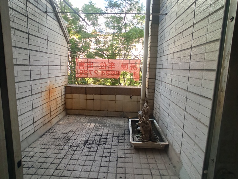 临江花园阳台