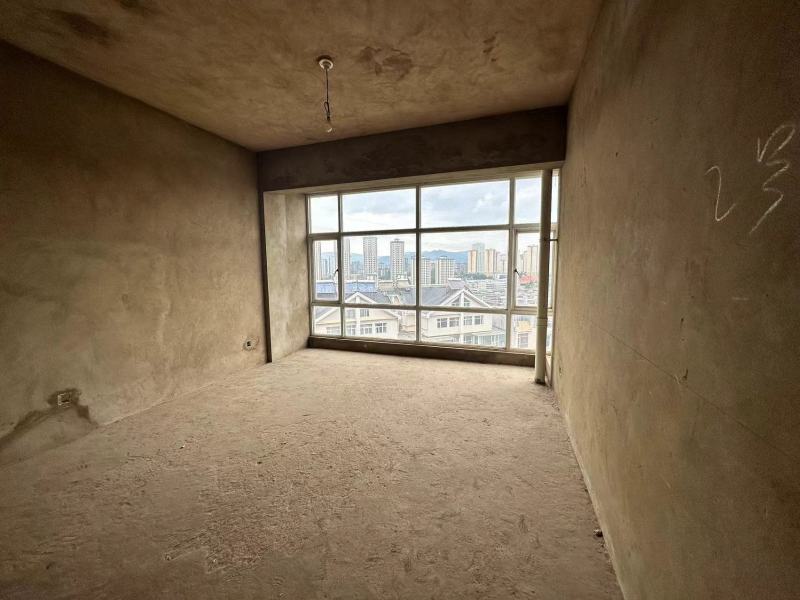 5室3廳3陽臺 清水木華別墅臥室