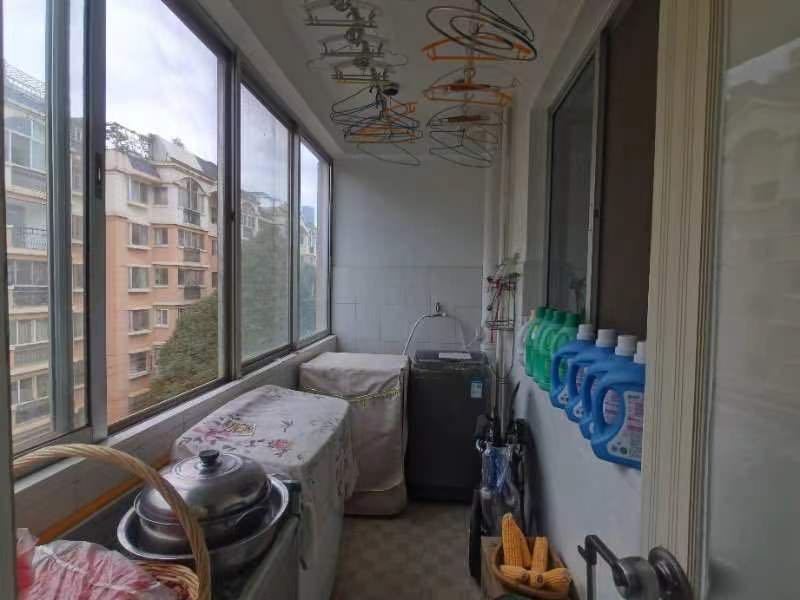 2室2廳1陽臺 時代年華錦華苑陽臺