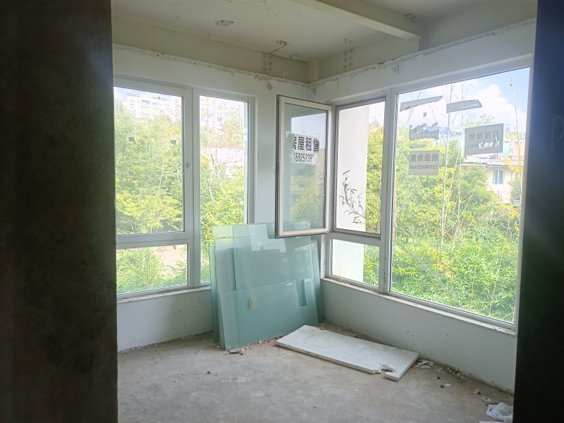 5室2廳4陽臺 世博生態(tài)城依山鄰里別墅戶型圖