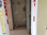 3室2廳2陽臺 怡康溫泉新村A區(qū)門廳